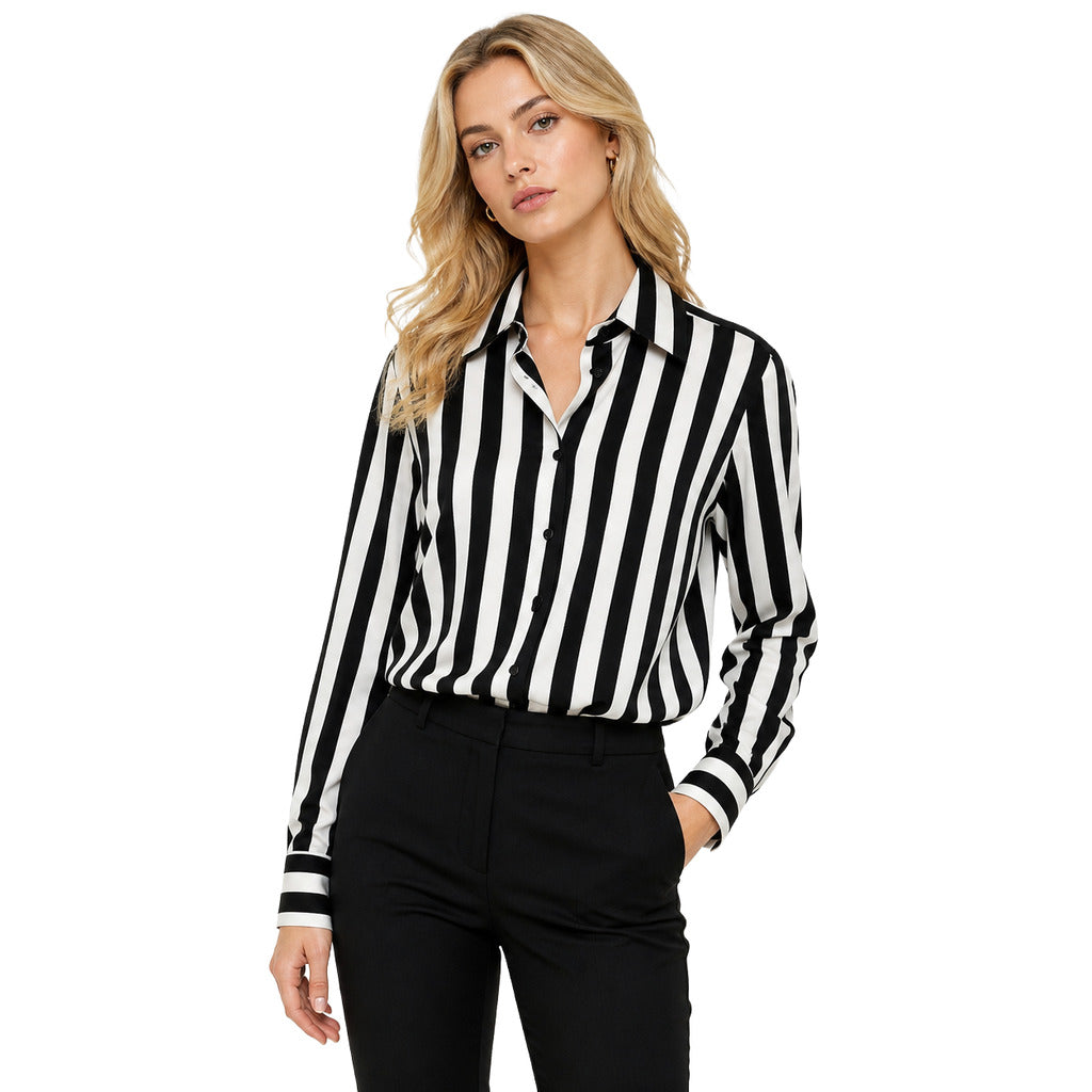 camicia a strisce verticali