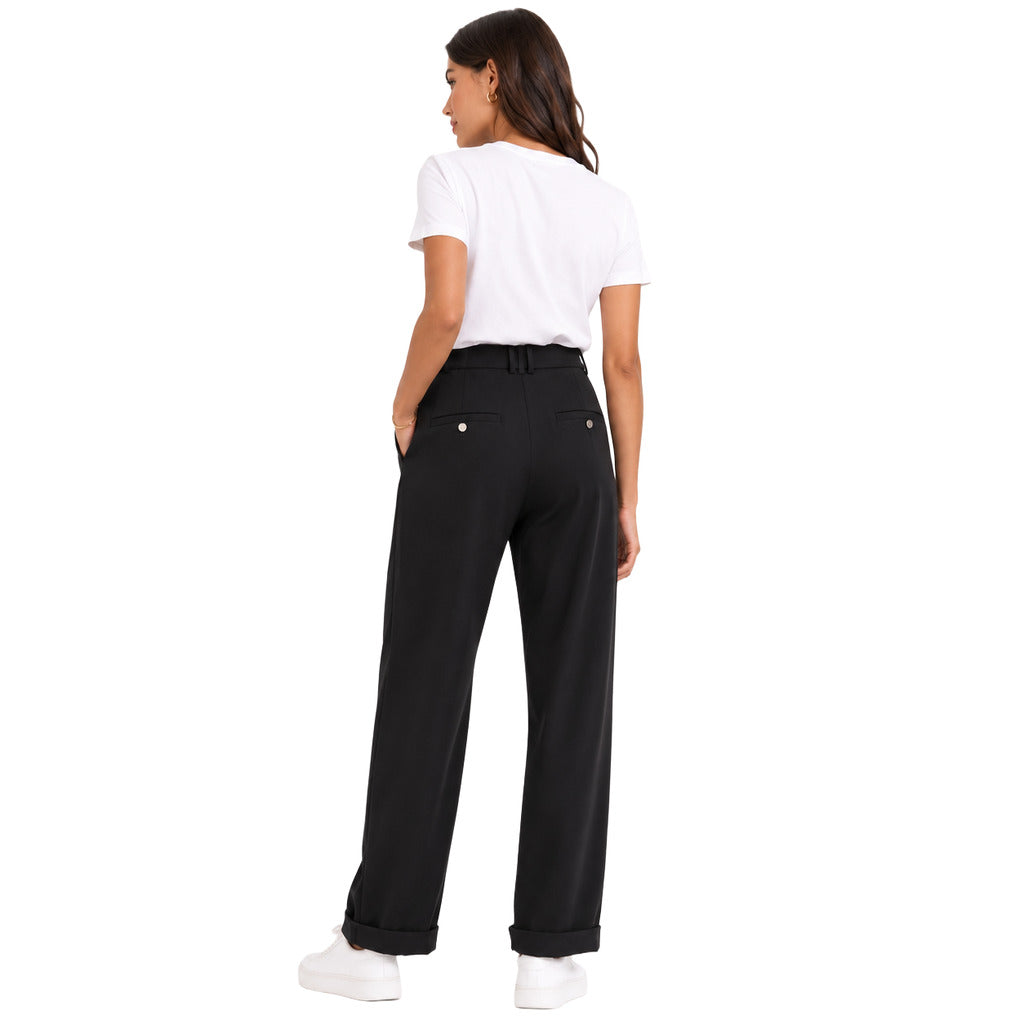 pantalone lungo con pieghe