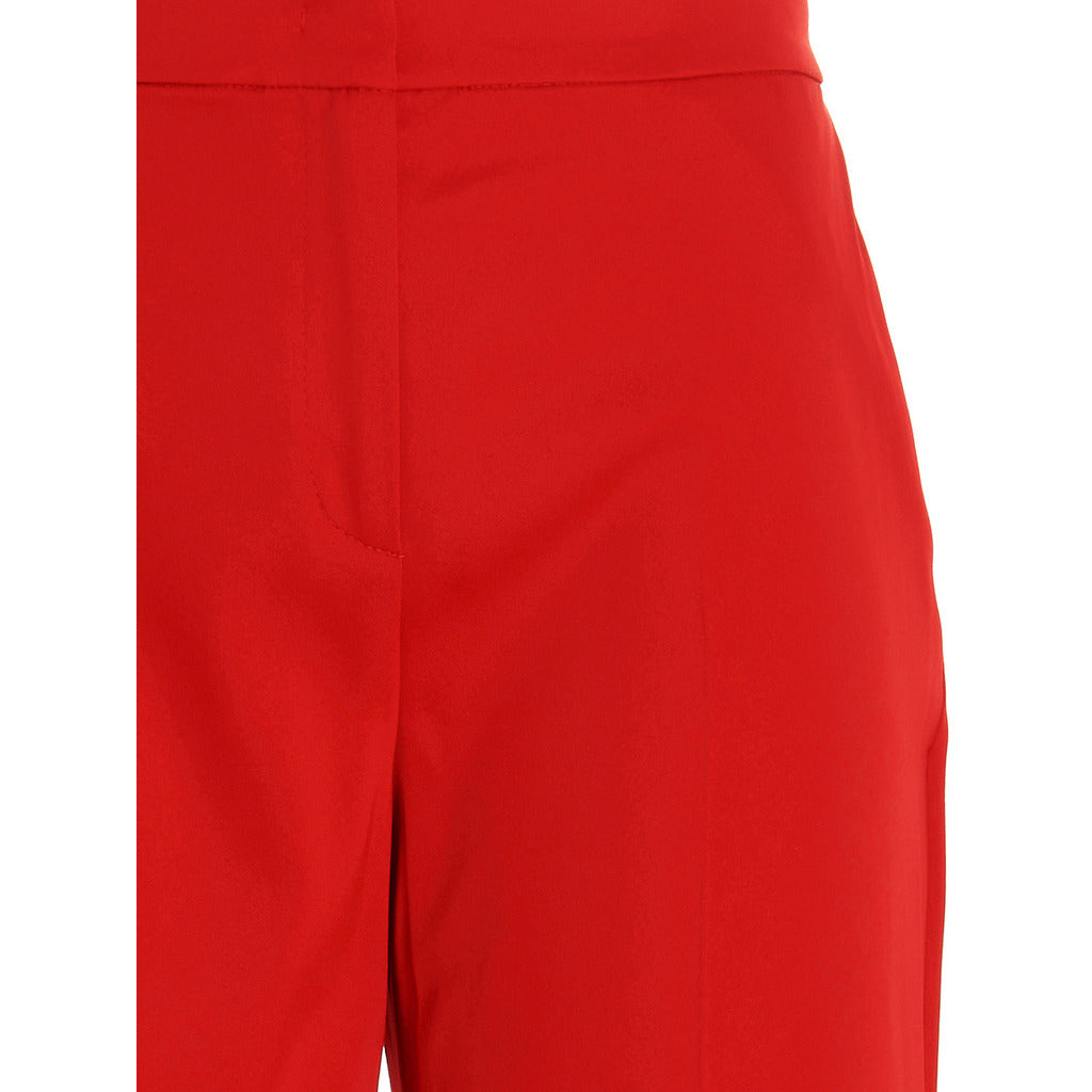 pinto pantaloni rossi