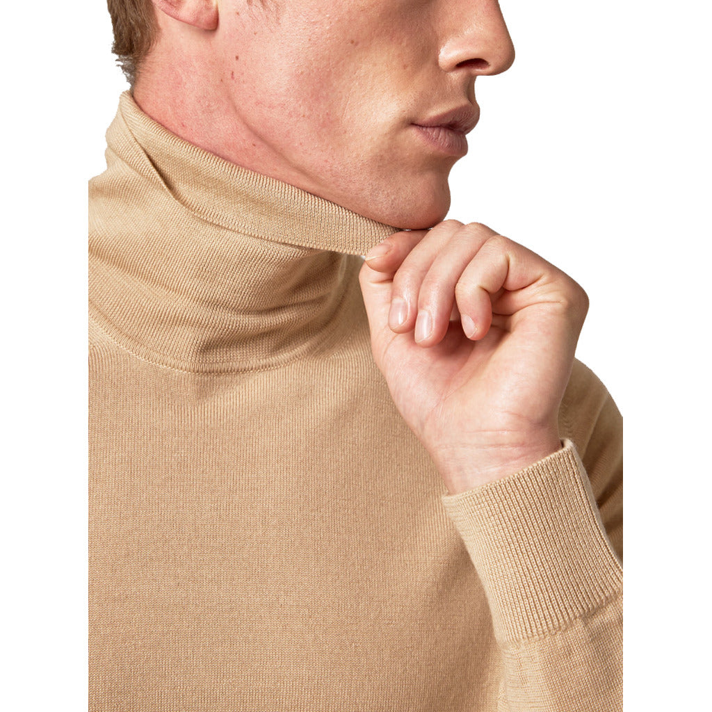 maglia dolcevita beige