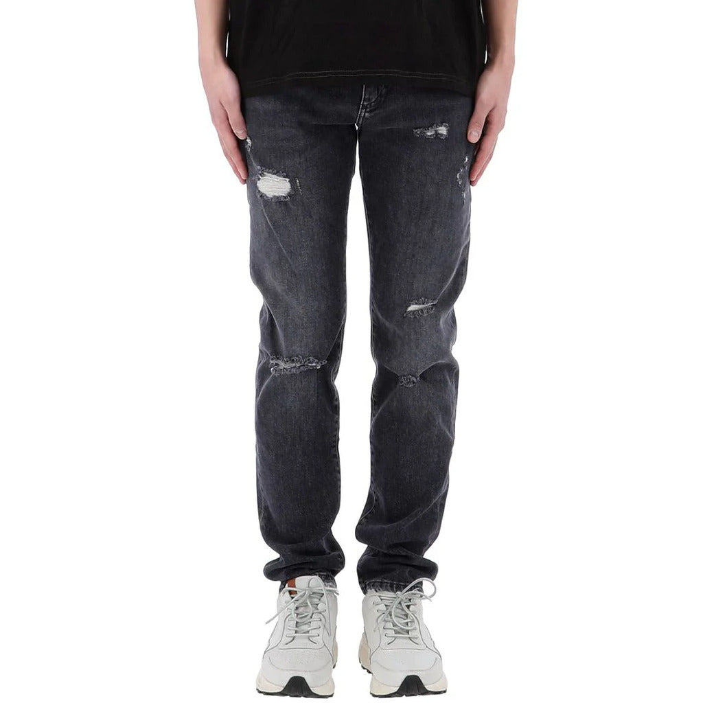 lucky chance logo distressed denim