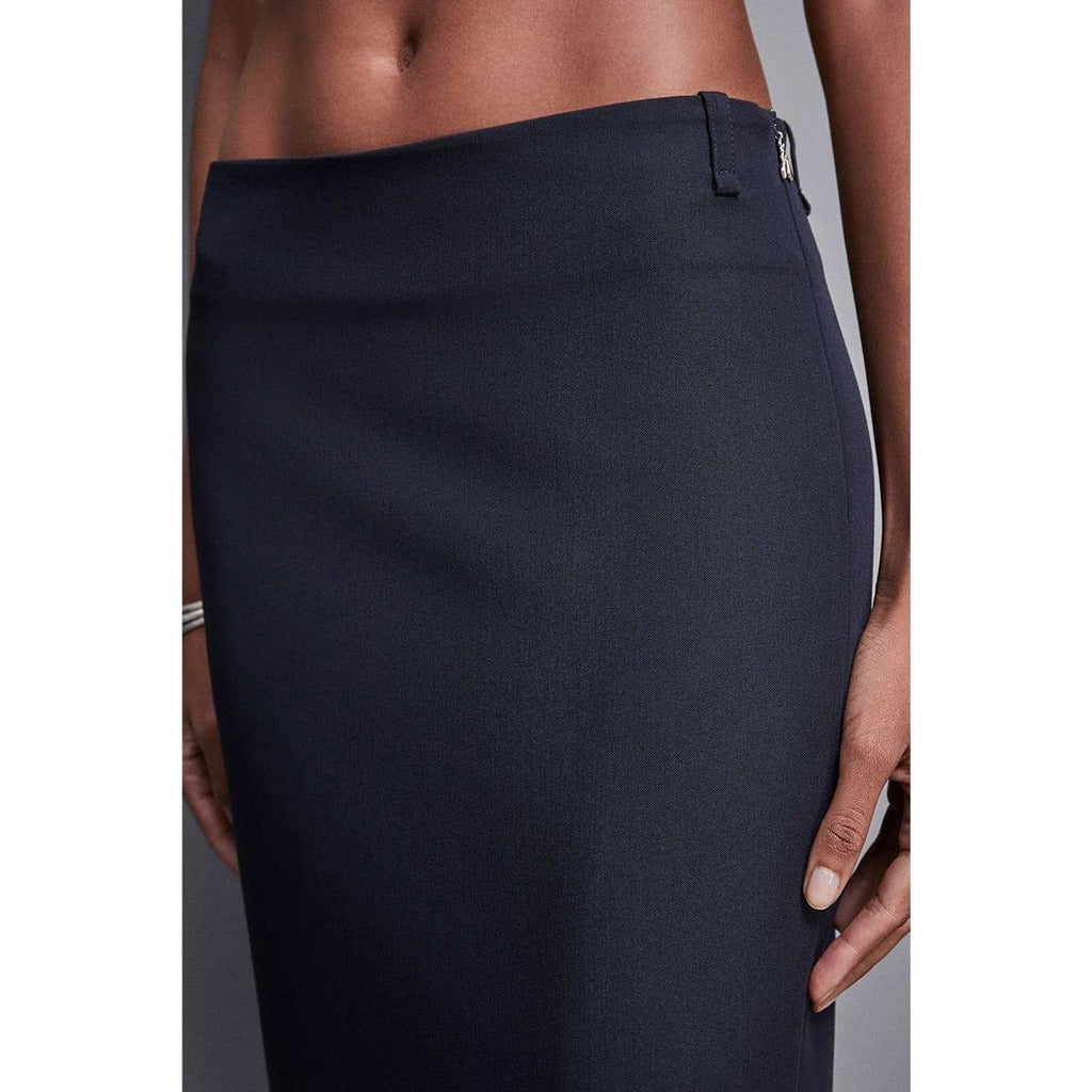 gonna dark navy