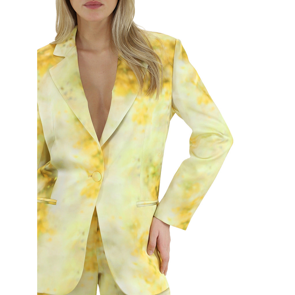 giacca blazer esagerata