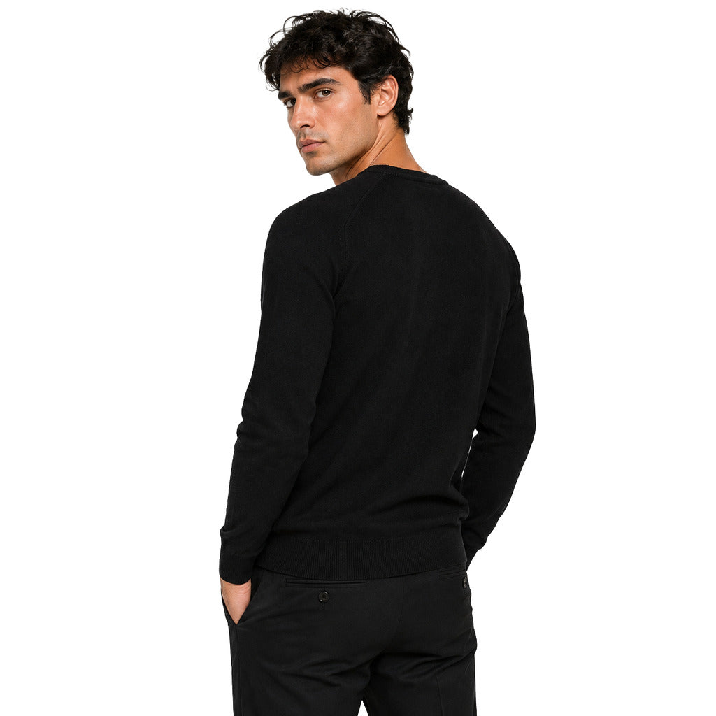 maglia con scollo v 