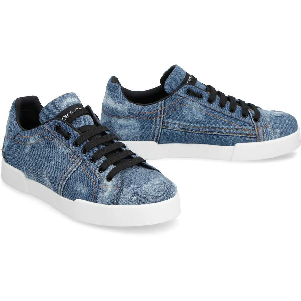 sneakers patch denim