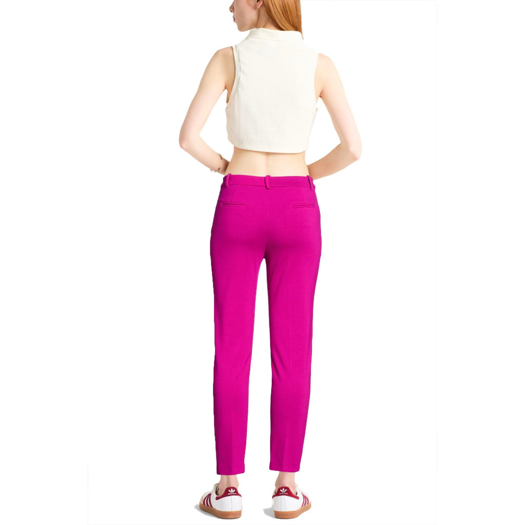bello pantalone viola