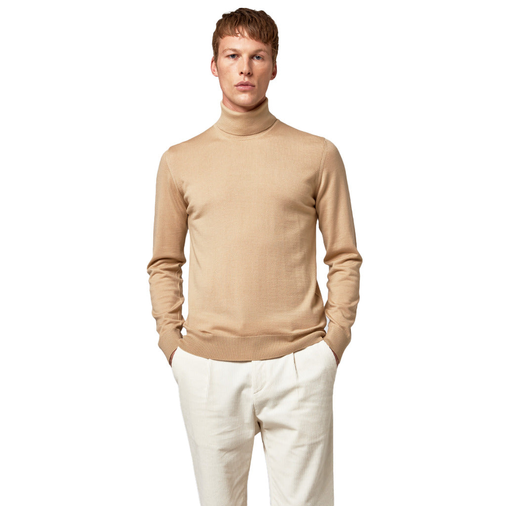 maglia dolcevita beige