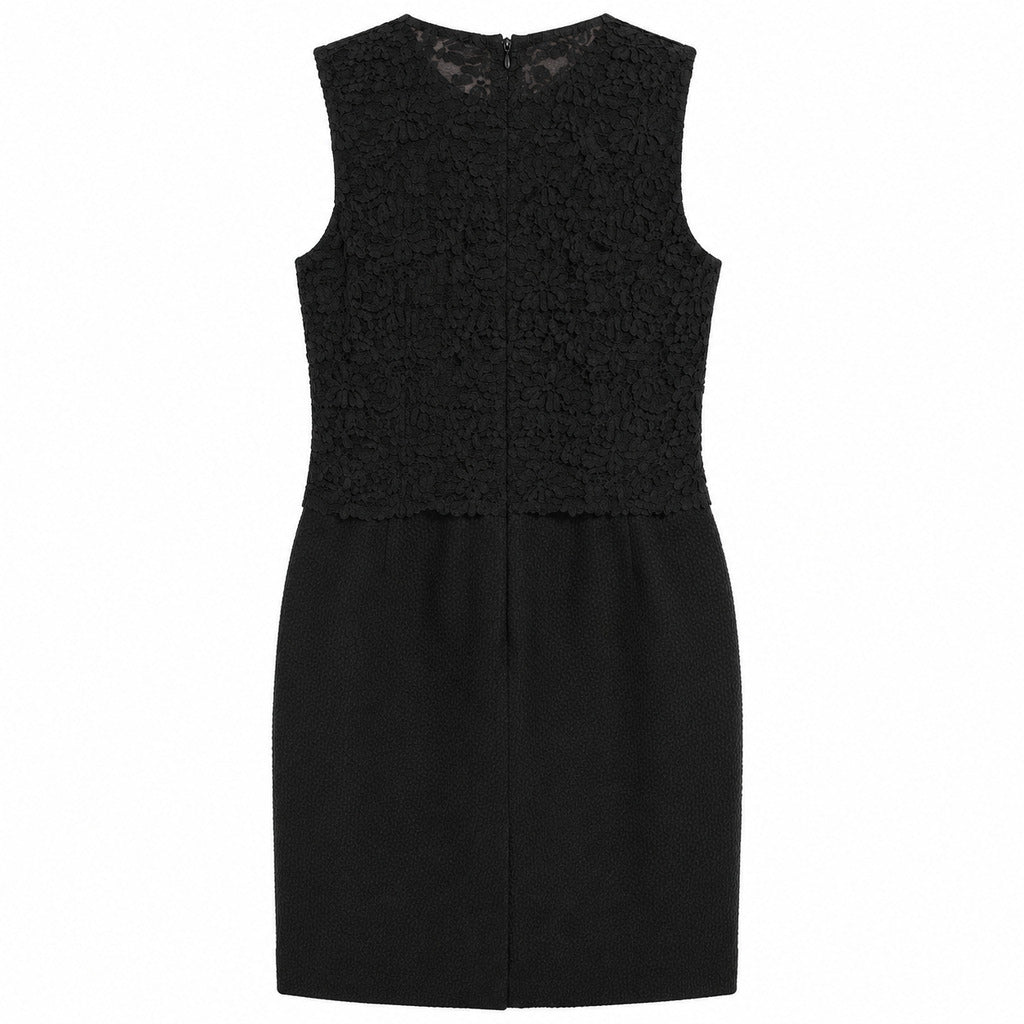 abito nero con pizzo