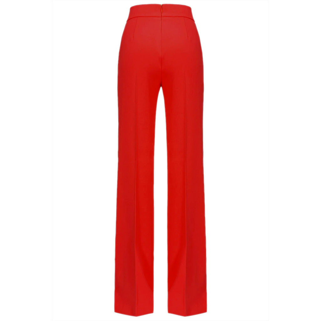 sbozzare pantaloni rossi
